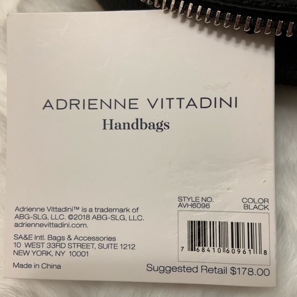 A Vittadini crossbody - Picture 9 of 9